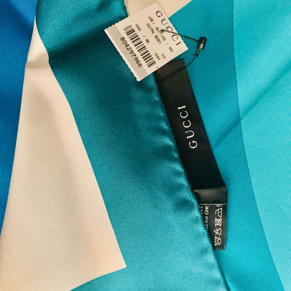 GUCCI - VINTAGE SILK CARRÉ• NEW WITH TAGS - Picture 8 of 9